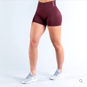 Dfyne Dynamic Shorts Burgundy